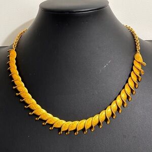 Elizabeth Morrey vintage unique gold tone vintage necklace